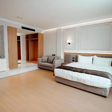 Ferra Hotel